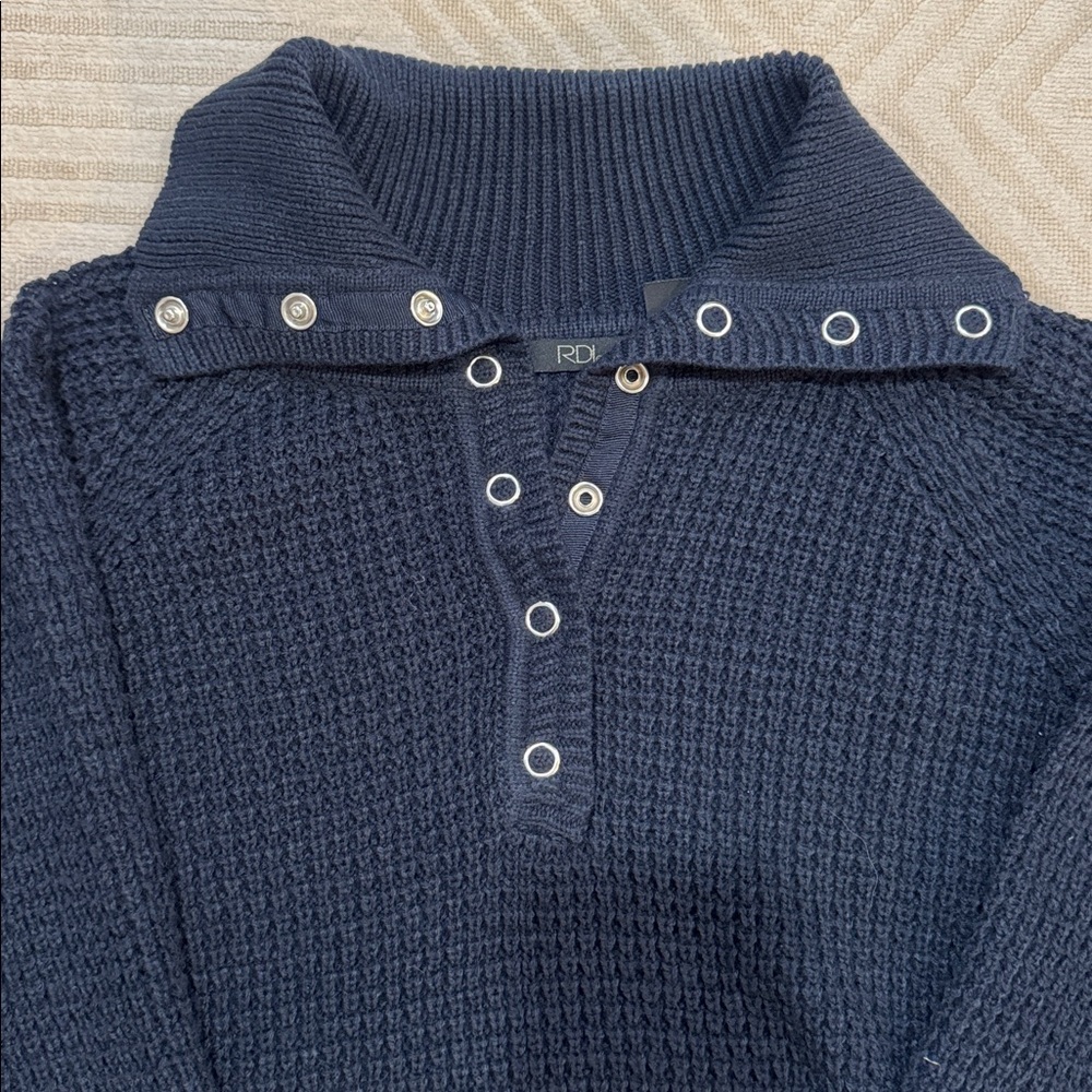 RDI Navy Button-Up waffle Sweater
worn once
size s
